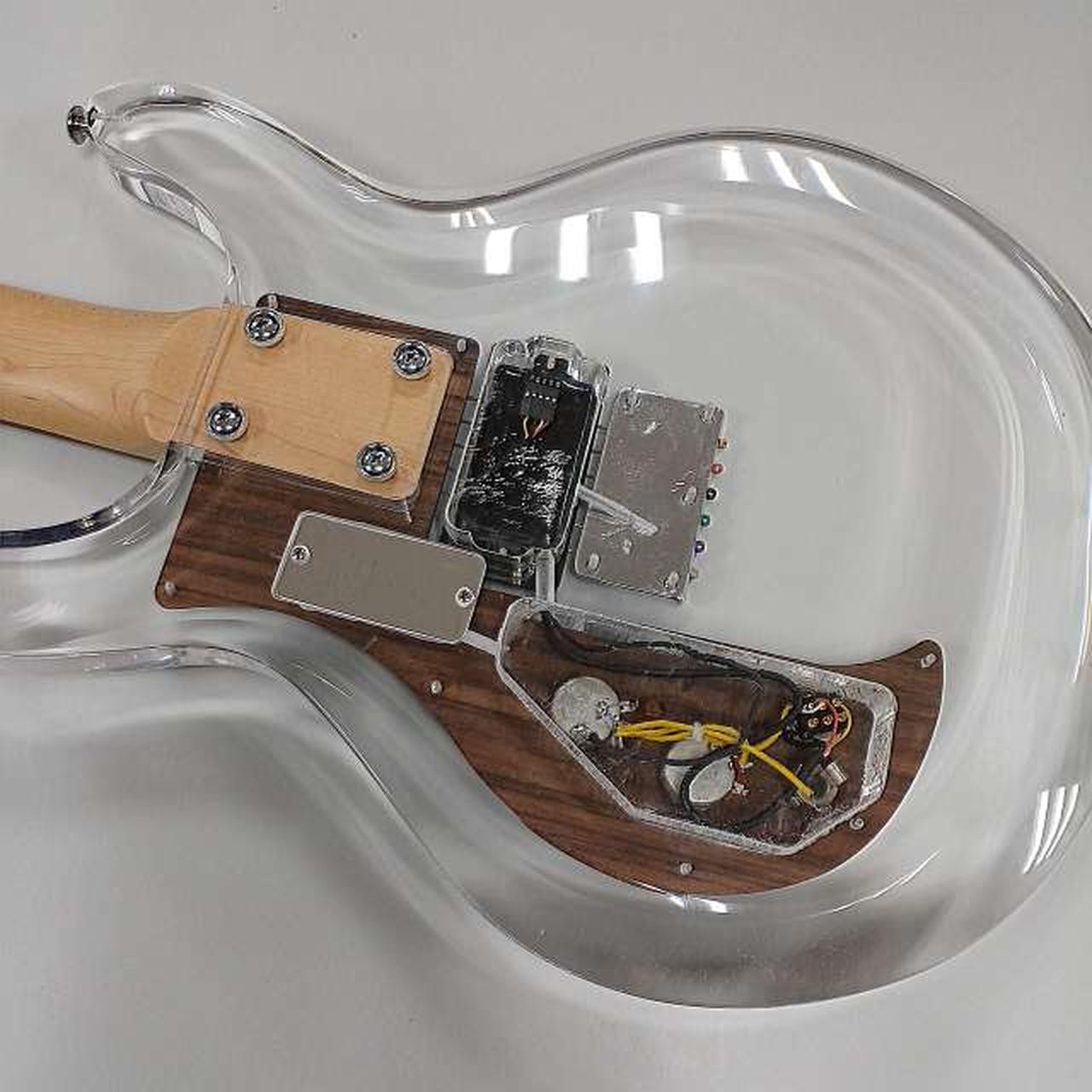 NEXT TONE LA LUMINARISTEAcrylic guitarLA LUMINARISTE