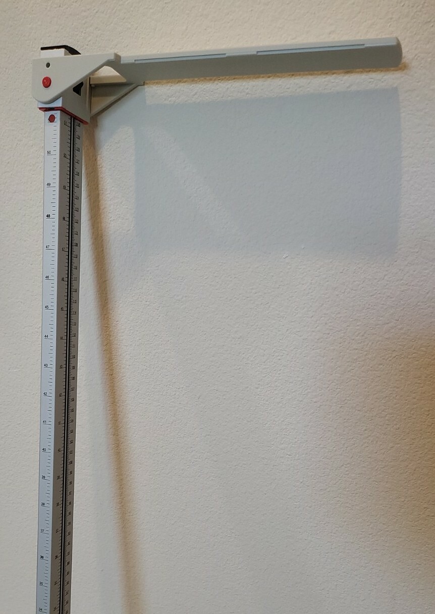 SECA 220 Telescoping Stadiometer (Hardware INCLUDED) | NEW!!