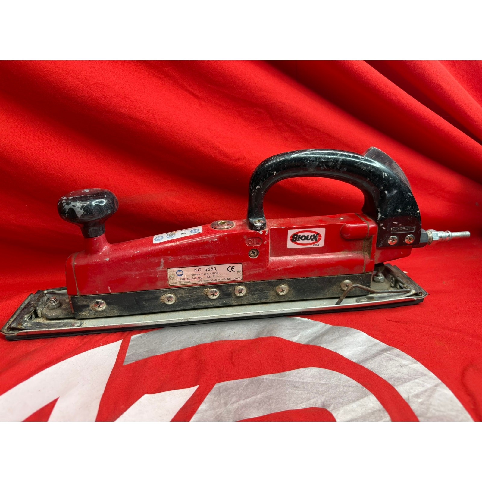Sioux No. 5560 Dual-Piston Straight Line Air Sander (Pneumatic / Inline)