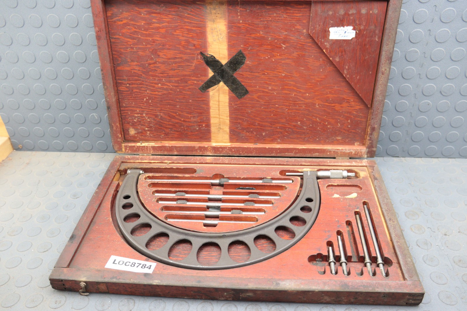 VINTAGE BROWN & SHARPE 6'' TO 12'' OUTSIDE MICROMETERS LOC8784