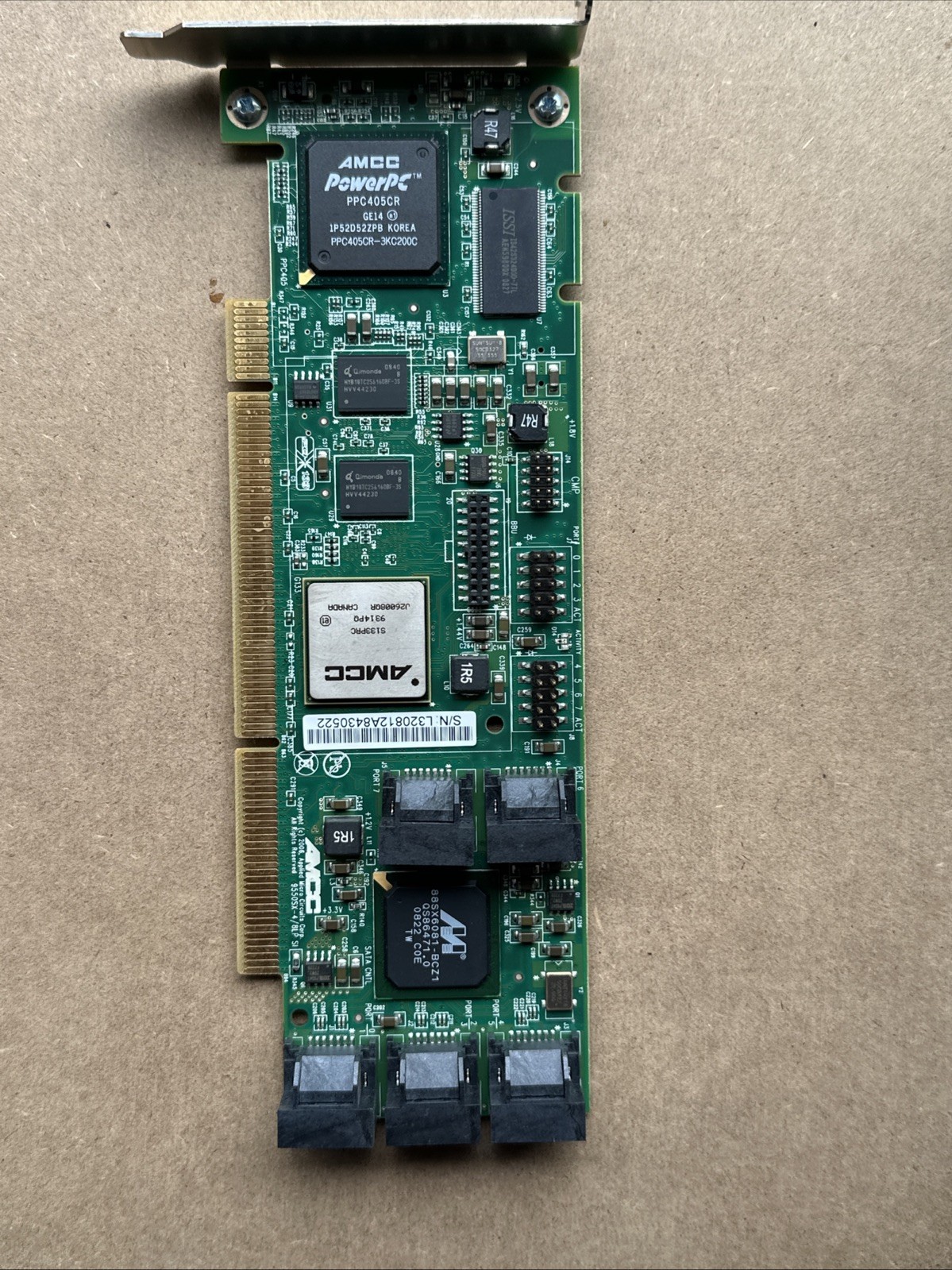 AMCC 3WARE 9550SX-4/8LP SI-Port PCI SATA RAID Controller Card P/N: 700-3189-05
