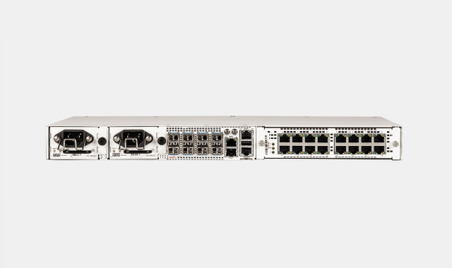 Ciena’s 3926 Platform is a compact, smart CPE that delivers 10 Gb/s service
