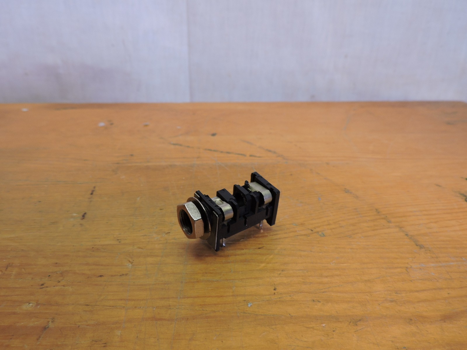 Peavey Part - 1/4 inch Jack Mono tip/ground switch - Fits Deltabass and more.