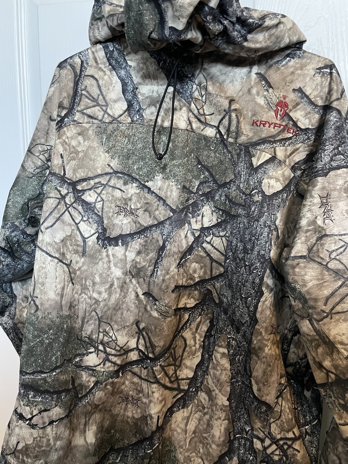 Kryptek DNA XL Rain Jacket. Great Condition with Hood.