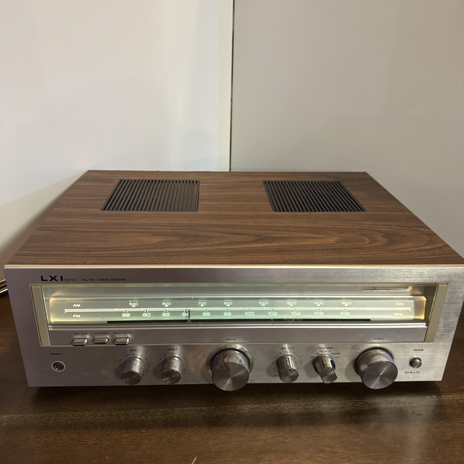LXI Series AM/FM Stereo Receiver for Sears Model 564.92560900 Works See Video