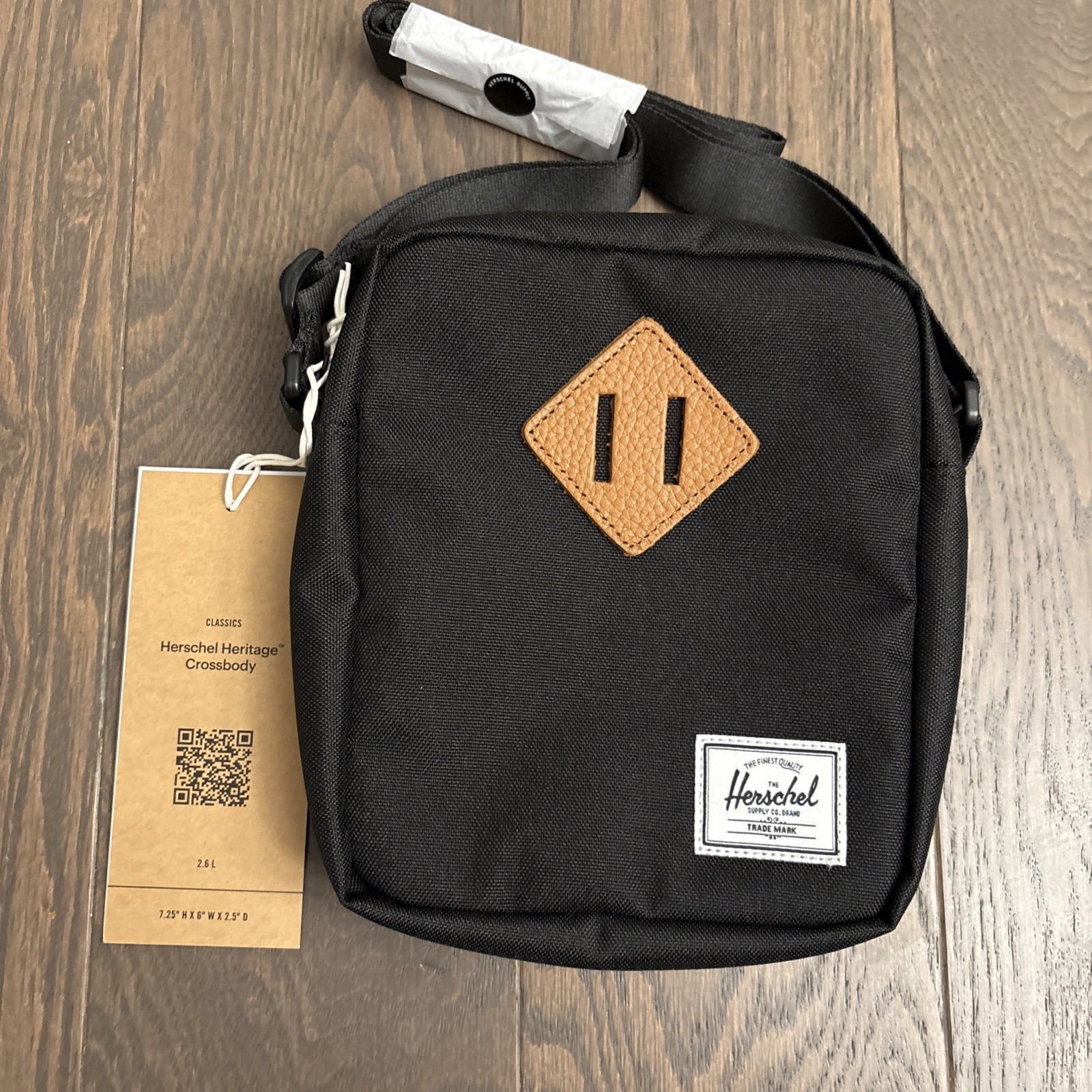 NWT Herschel Supply Company Heritage Classics Black Crossbody 2.6 Liters NEW