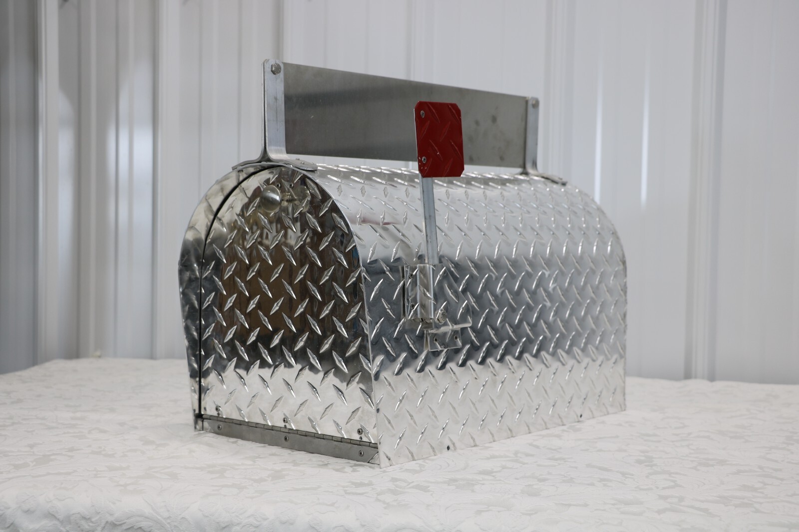 Heavy Duty Diamond Plate Aluminum Mailbox XL Size With Nameplate Round Top