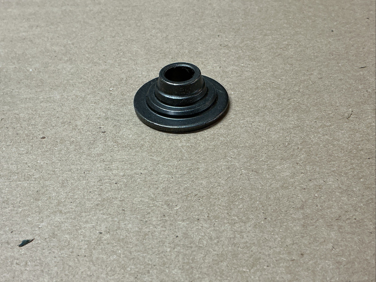 Mack 25502378 Valve Retainer Washer NOS