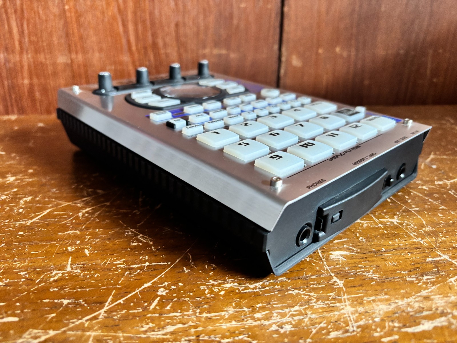 Roland SP-404 Sampling Workstation w/ power supply