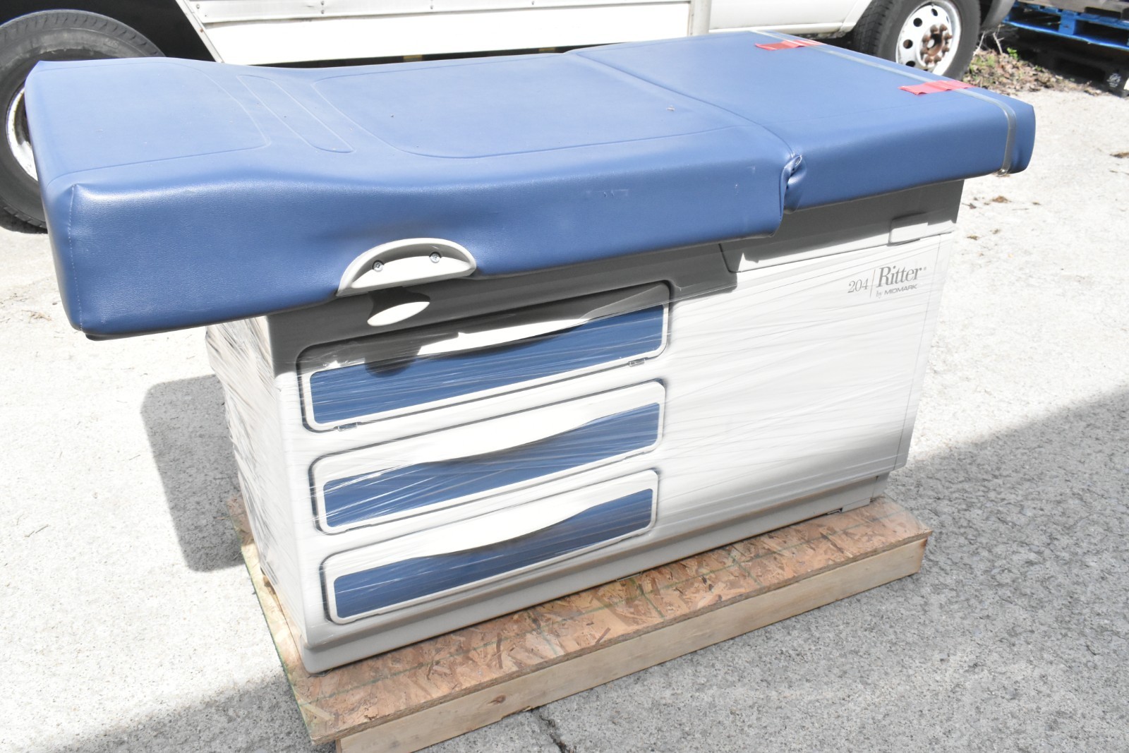 Ritter 204 Exam Table – Navy