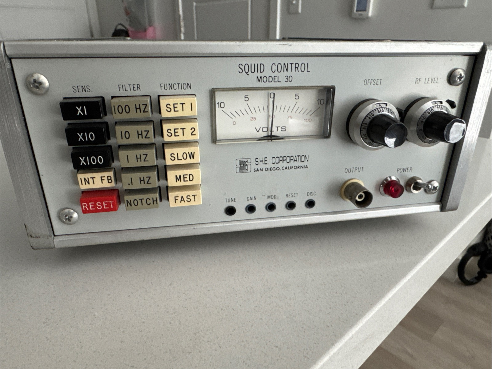 S.H.E. Corporation Squid Control Model 30