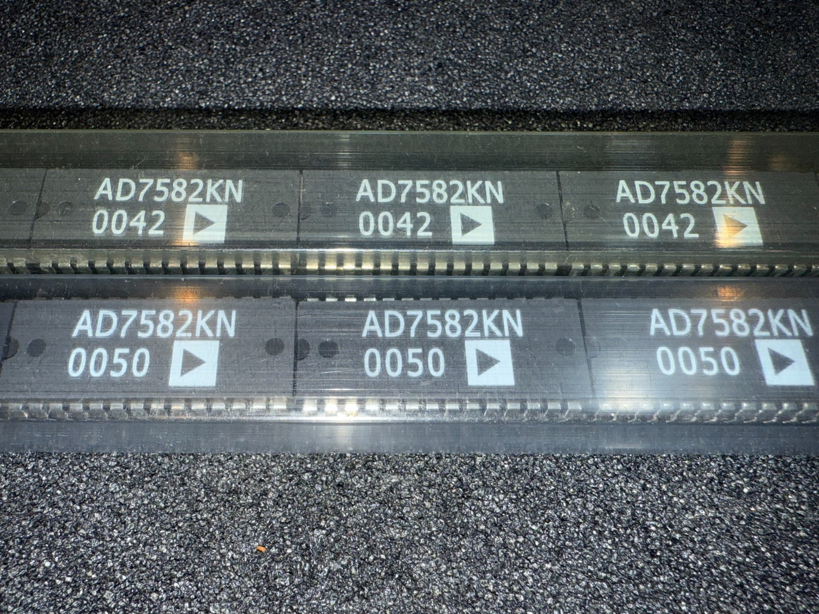 AD7582KN