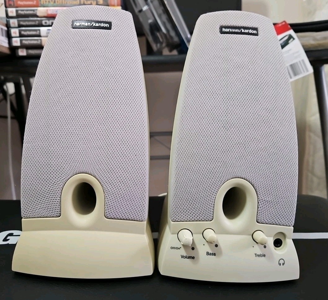 Harman/karden Computet Speakers Power Cord Included