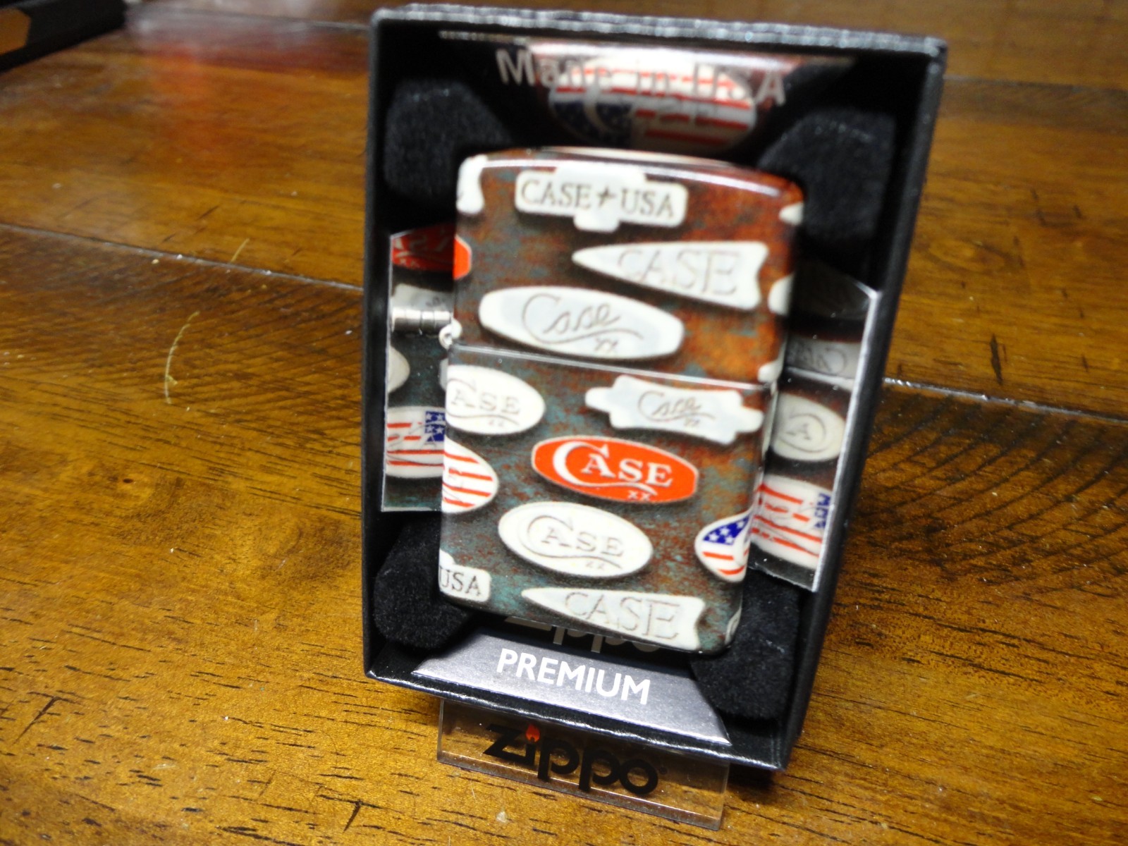 CASE XX KNIFE SHIELDS 540 DESIGN ZIPPO LIGHTER MINT IN BOX