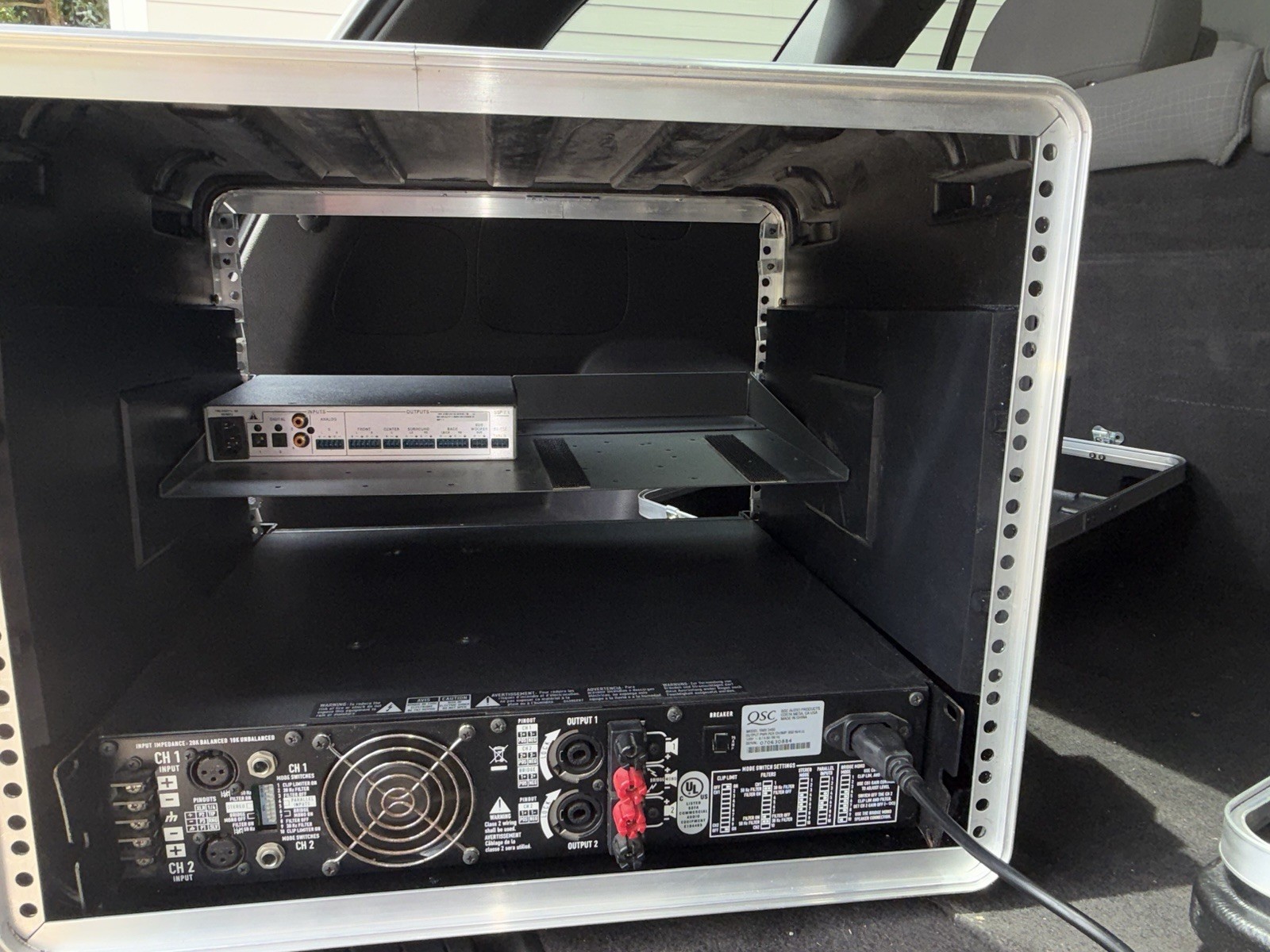 QSC RMX 2450 Power Amplifier + Extron SSP 7.1 Processor w/ SKB Rack Case