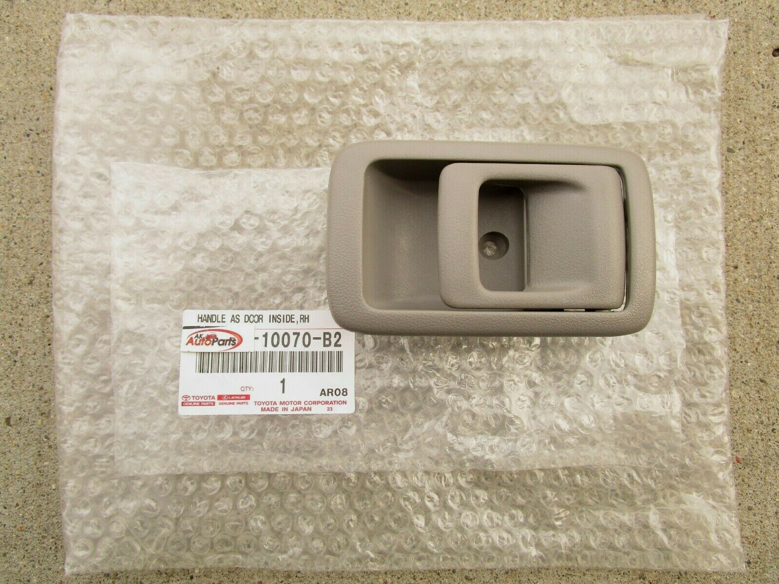 01- 04 TOYOTA TACOMA FRONT RIGHT SIDE INTERIOR DOOR OPENER HANDLE LIGHT GRAY NEW