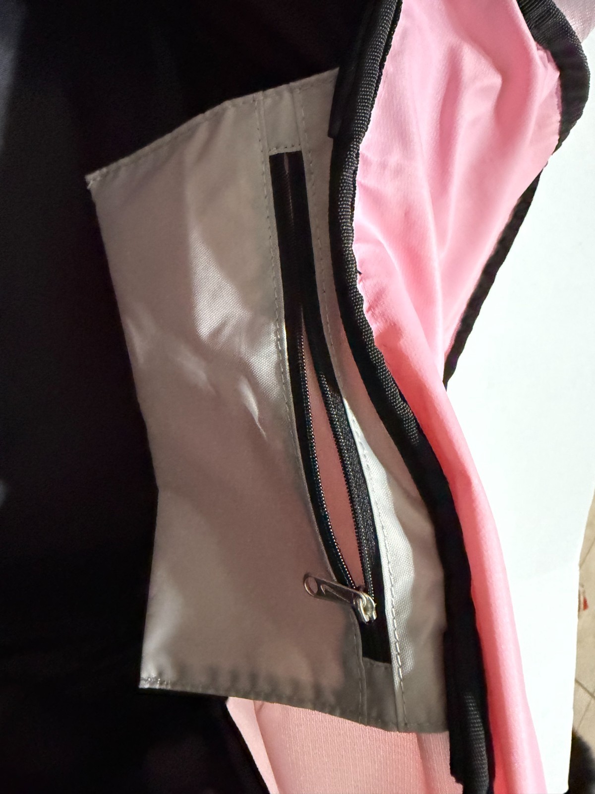 Nike Pink Black Duffle Bag Removable SHoulder strap