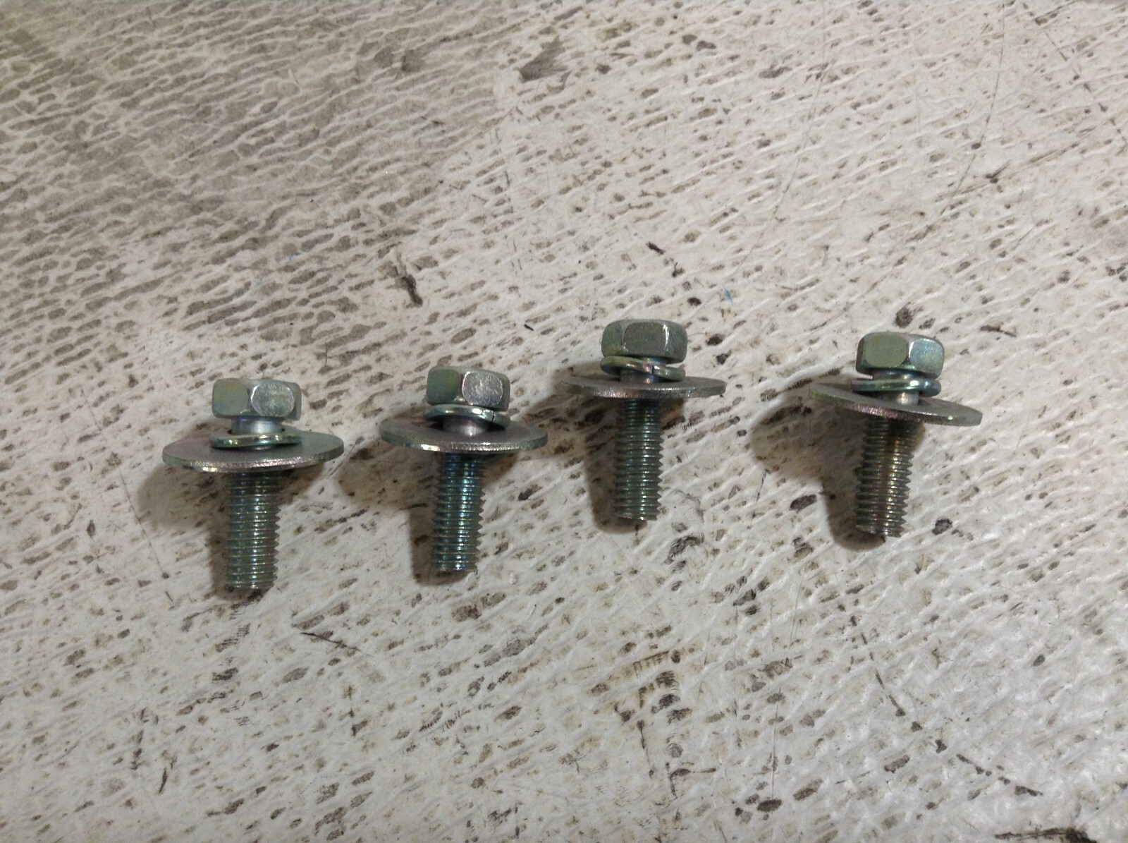 TE 629502 Bolt Bag of 4 New (TSC)