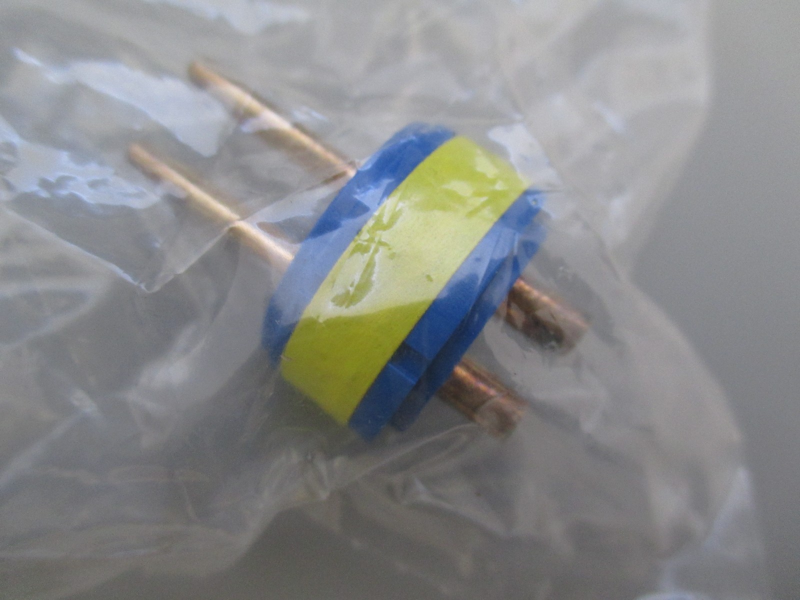 AMP Amphenol 10-825811-04P 97-20-4P