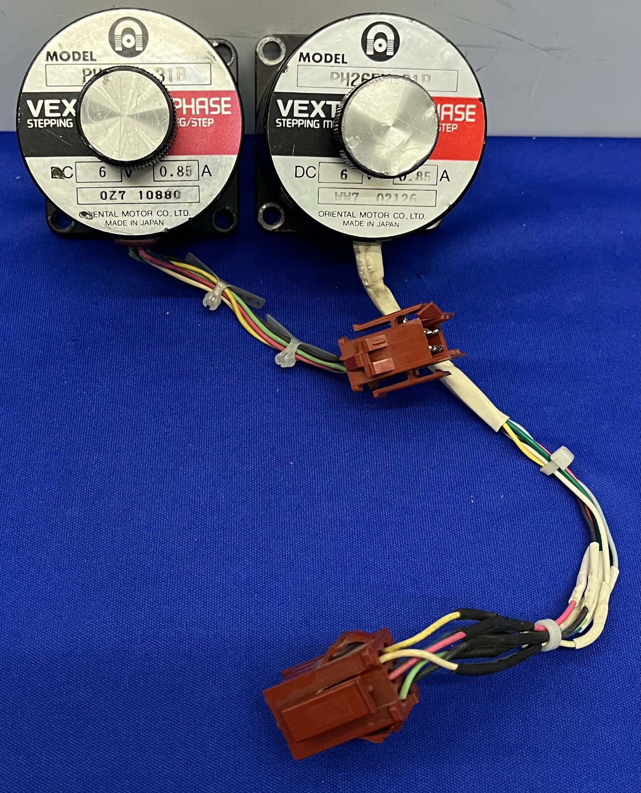 ORIENTAL MOTOR VEXTA PH265M-31 STEPPING MOTOR - 1 LOT QTY 2