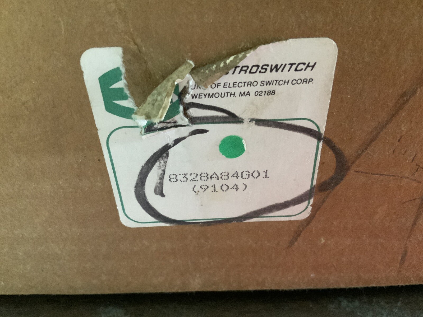 Electroswitch 8328A84G01 Type W Switch Circuit Breaker Control Switch 600v-ac