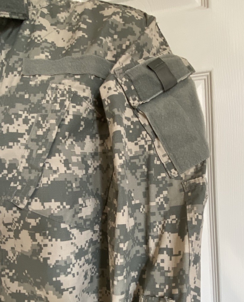 Military Army Combat Uniform Coat Jacket Digital Camo Men's Size Medium Regular