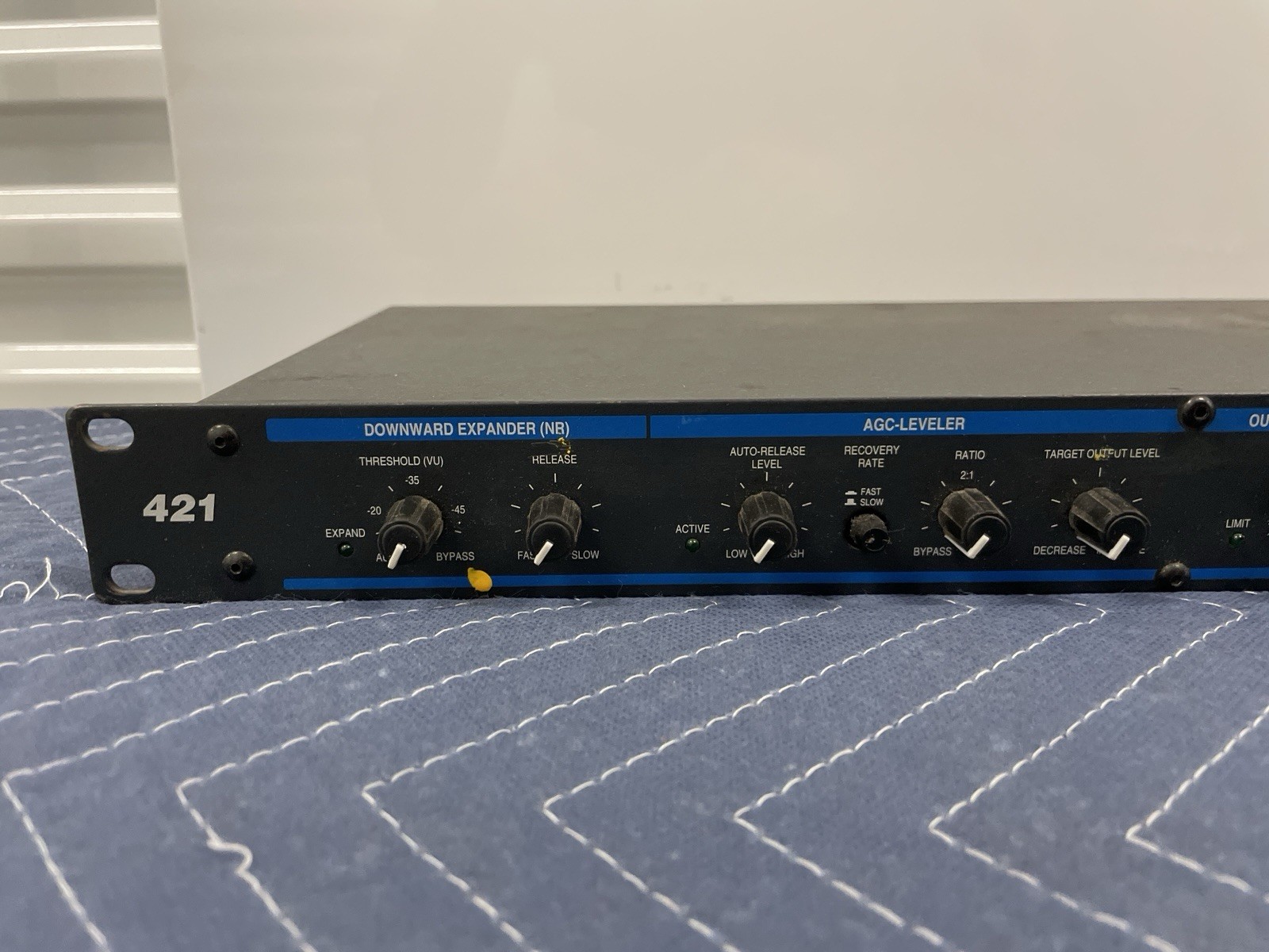 Symetrix 421 AGC-Leveler, Expander Leveler Limiter, Vintage Rack! Working!