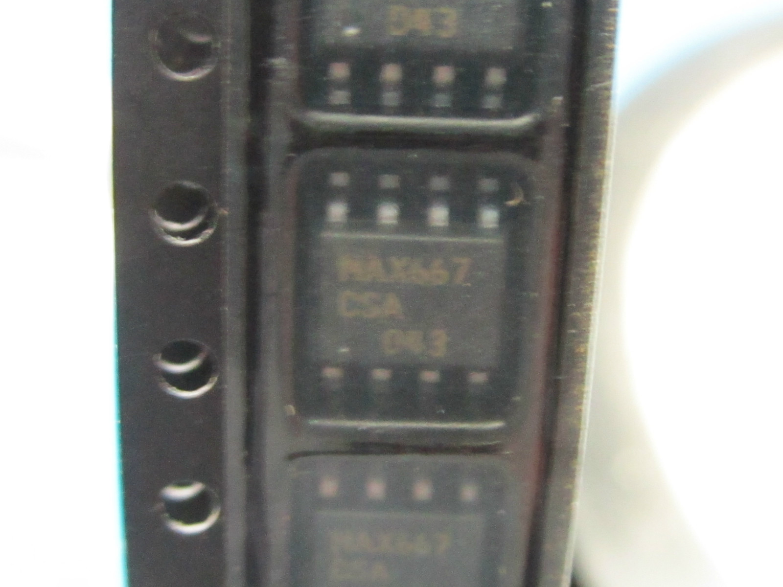 MAX667CSA MAXIM +5V Programmable Low-Dropout Voltage Regulator 8-pin SOIC Qty: 2