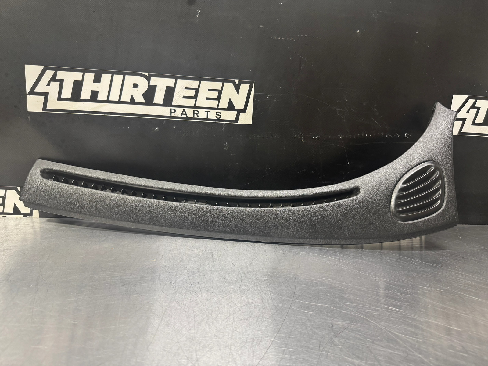 04-06 PONTIAC GTO RH DASH COWL TRIM OEM 92105076 #L377
