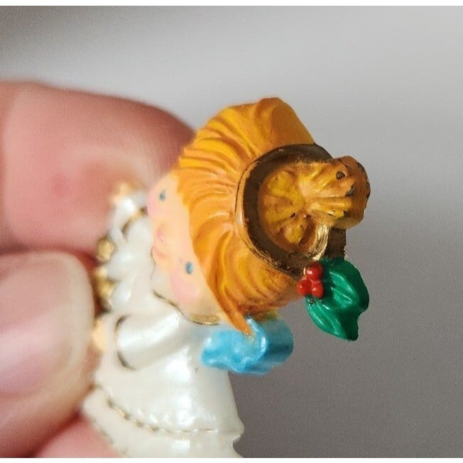 Hallmark 1986 Angel Christmas Pin