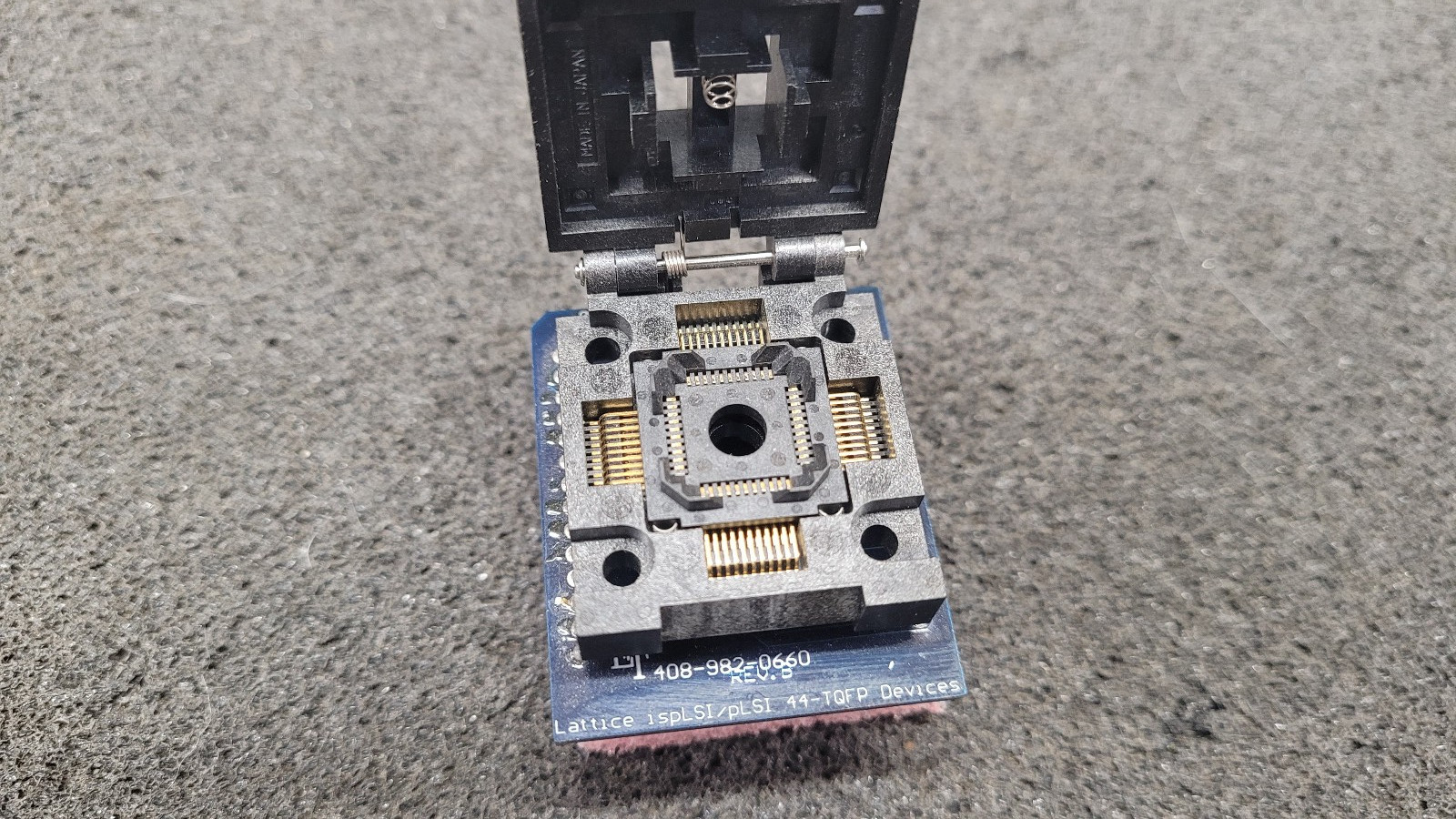 Rare Emulation Technology 44-28-01Q for Lattice ispLSI/plsi 44 TQFP to 28pin