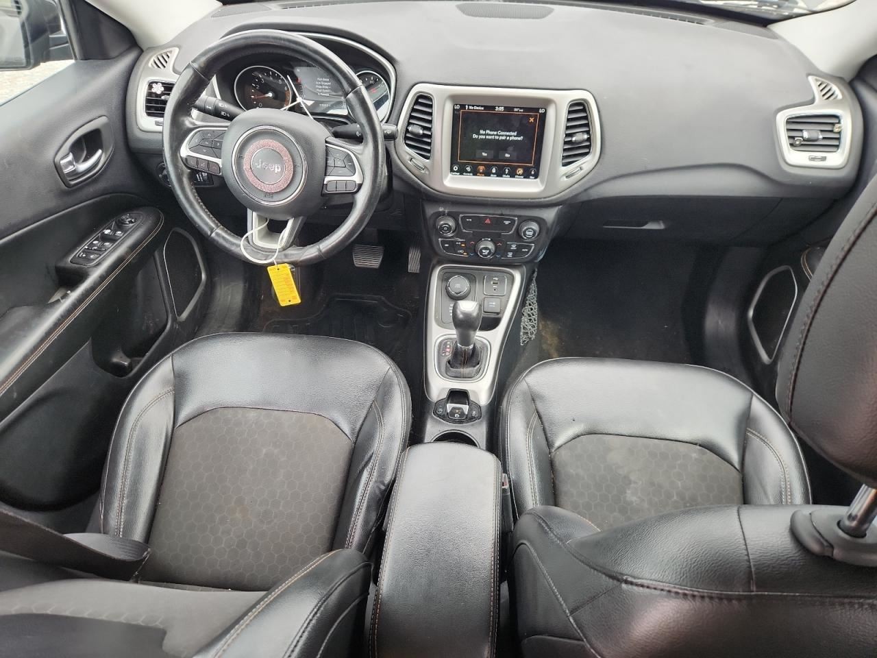 COMPASS 2018 Glove Box 4887650