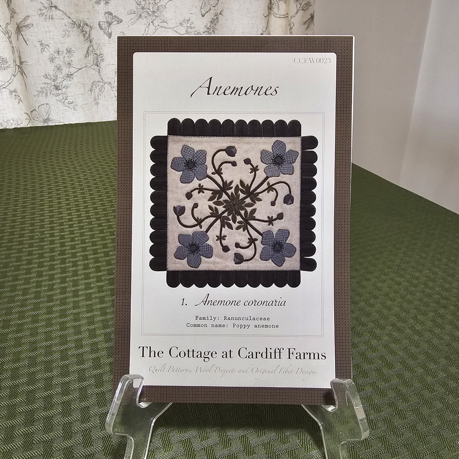 The Cottage At Cardiff Farms ANEMONES Quilt Pattern 19" x 19" Wool Mat CCFW0023