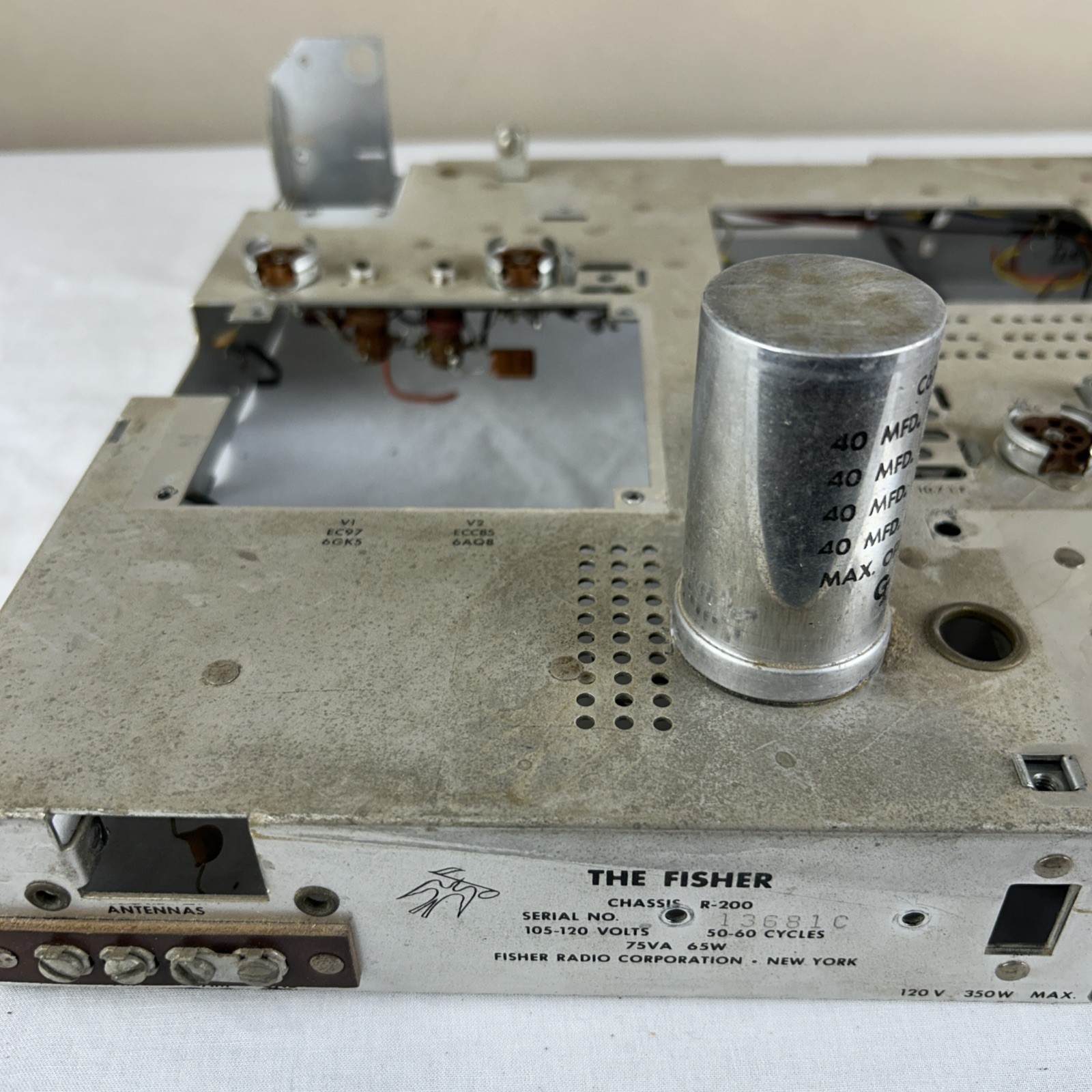 Fisher R-200 Chassis