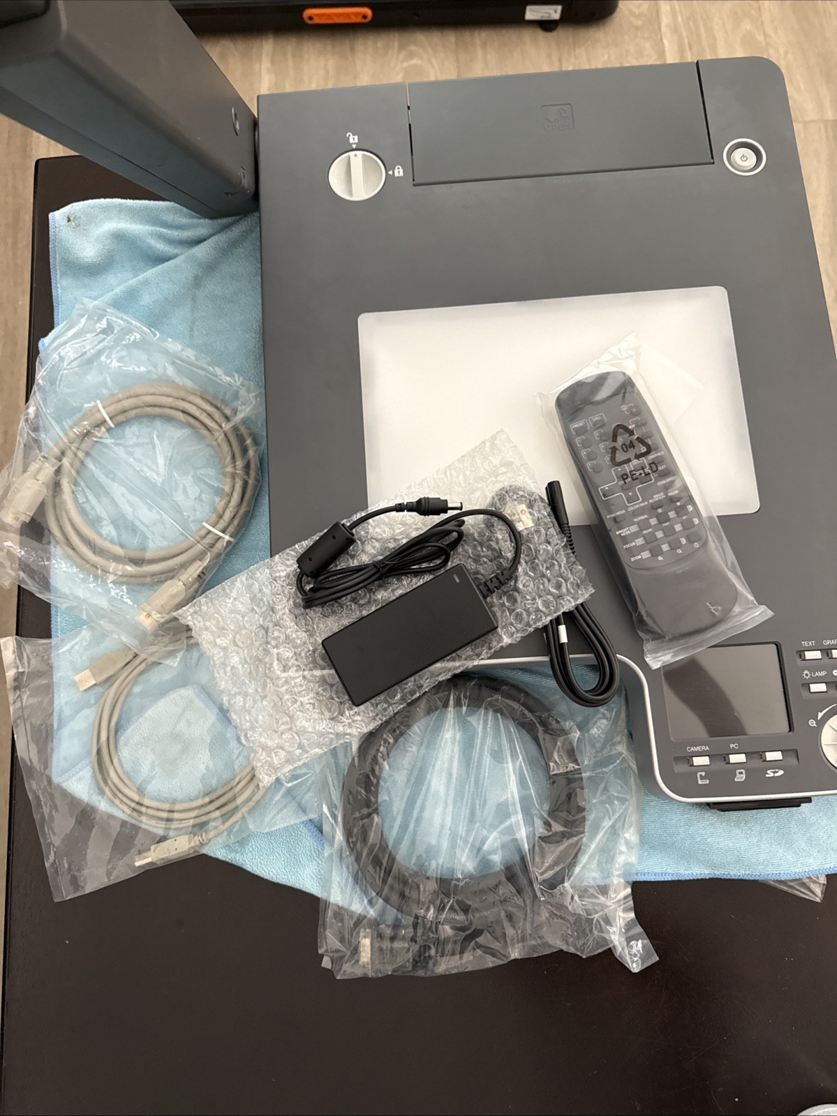ELMO P100 DOCUMENT CAMERA DIGITAL VISUAL PRESENTER NEW !!