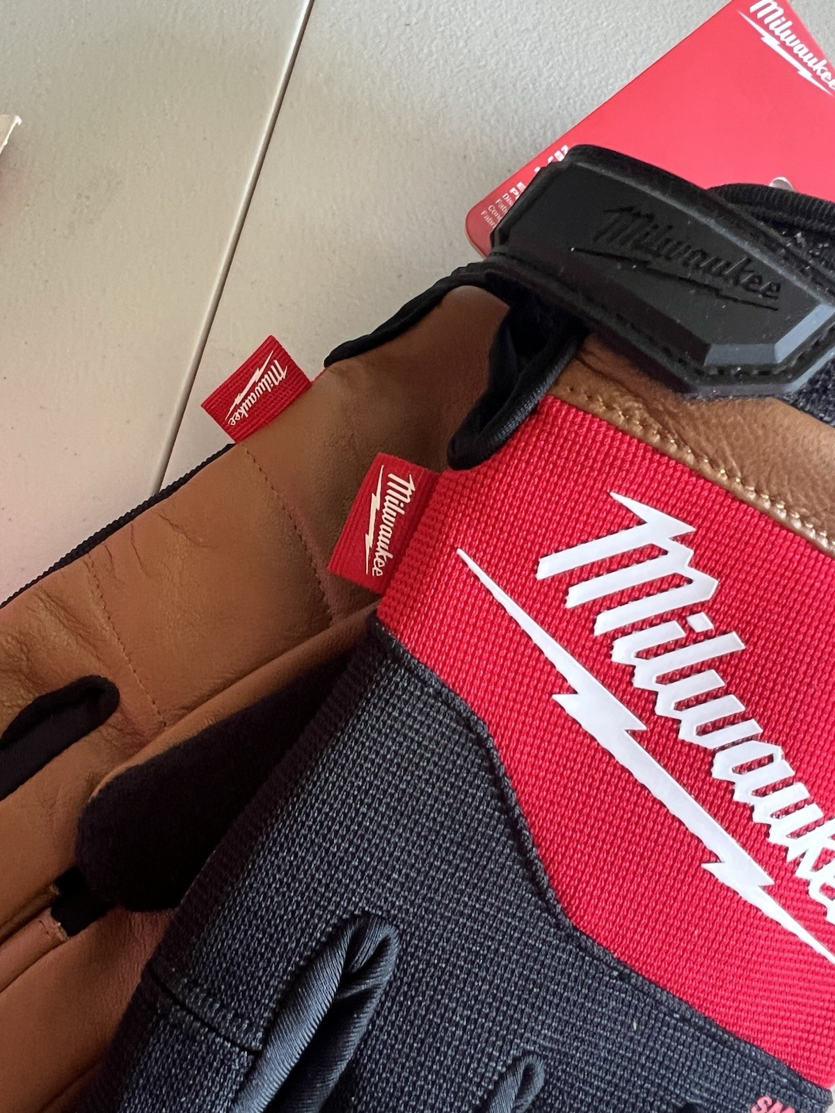 Milwaukee Leather Performance Gloves Size “M”