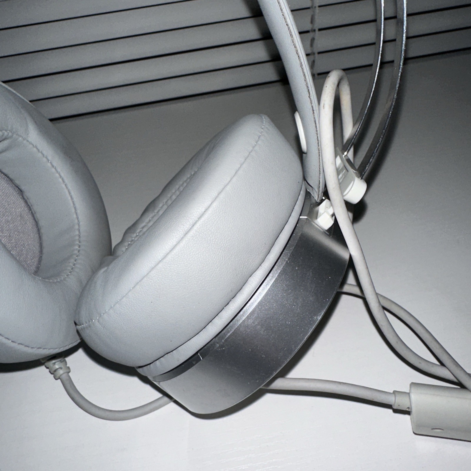 #Z10- PeohZarr Diamond Series White Gaming Headset Untested