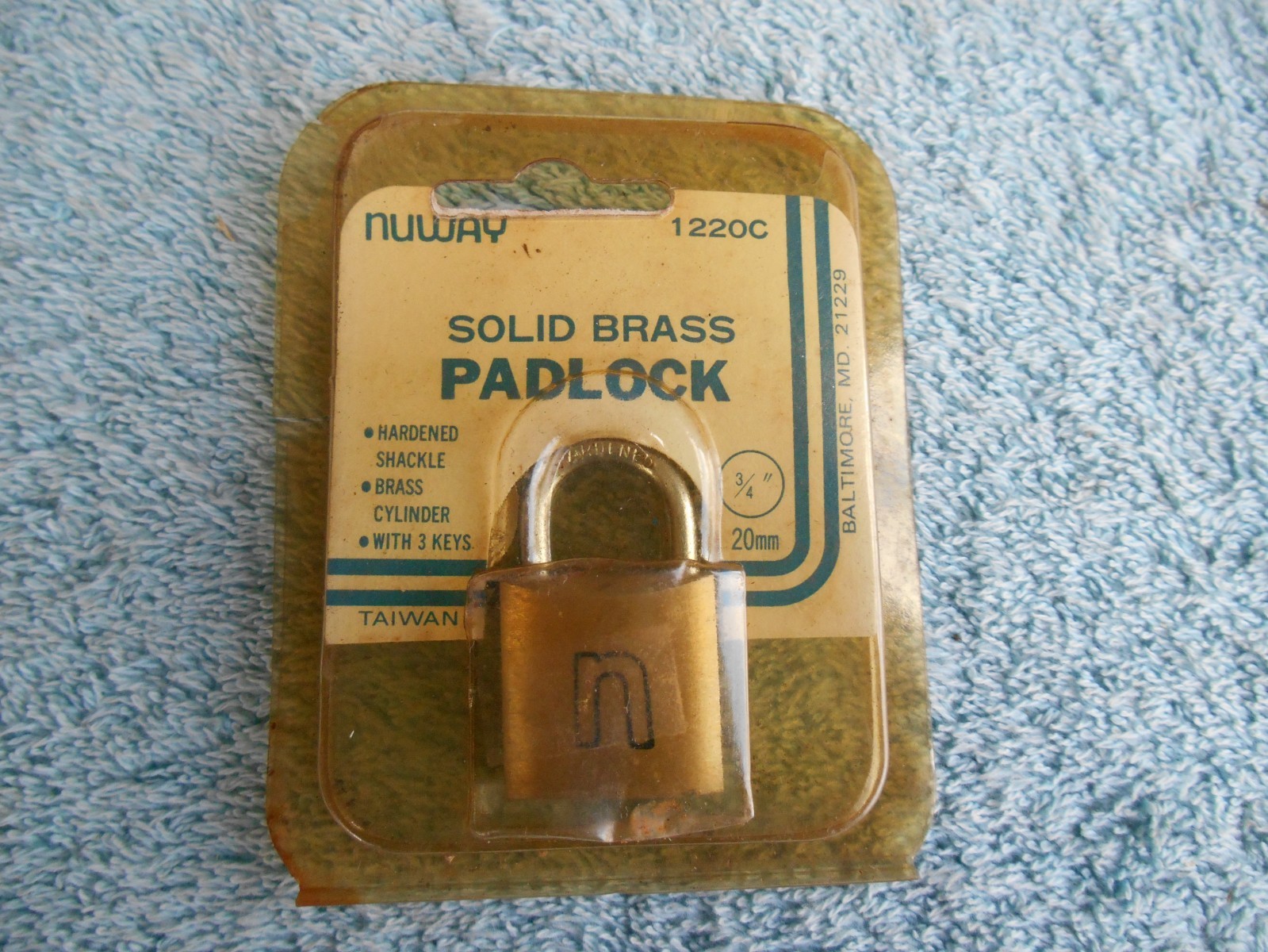 NEW! Vintage NUWAY SOLID BRASS MINI PADLOCK #1220C WITH 3 KEYS.