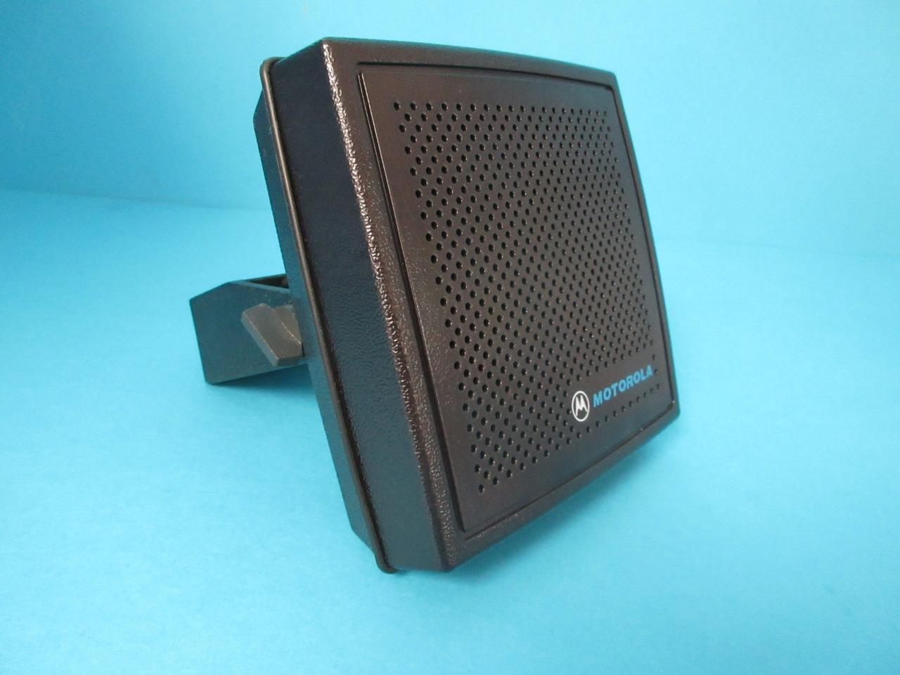 MOTOROLA MODEL HSN1006A 6 WATT AMPLIFIER EXTERNAL SPEAKER FOR VEHICLES W/ MOUNT