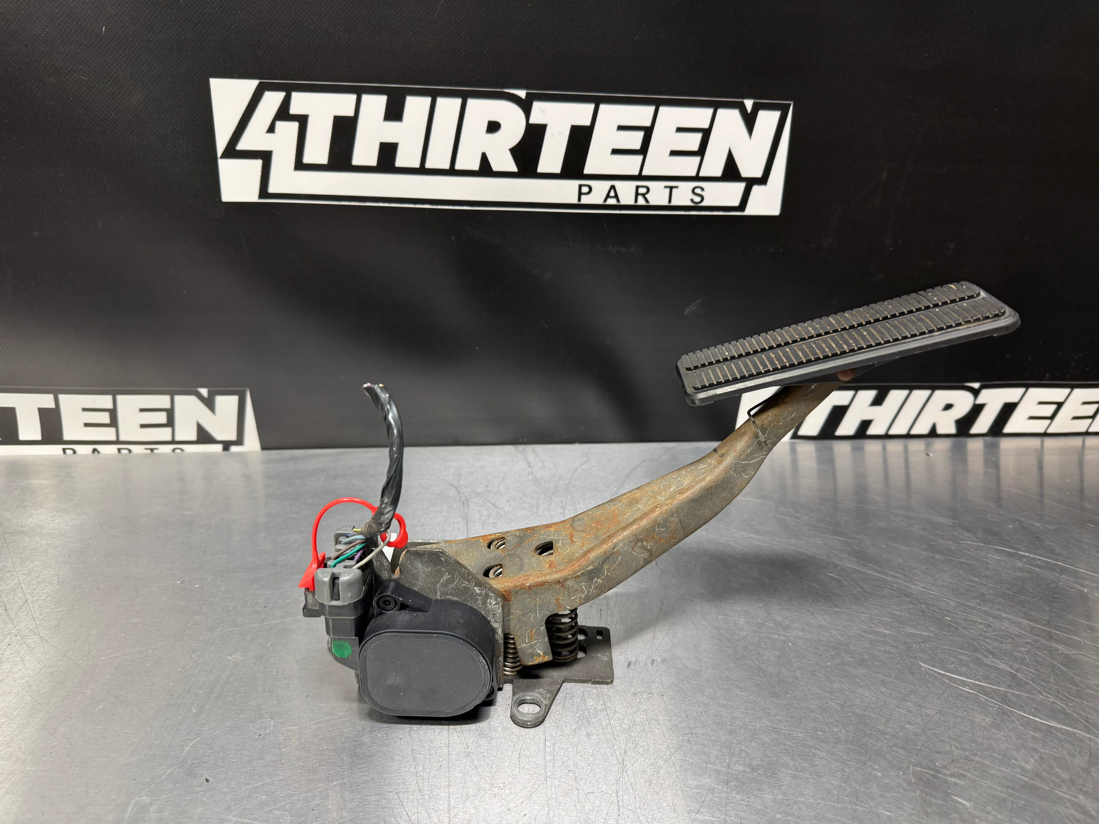1997 - 2004 CORVETTE C5 LS1 DBW THROTTLE GAS PEDAL OEM #L123