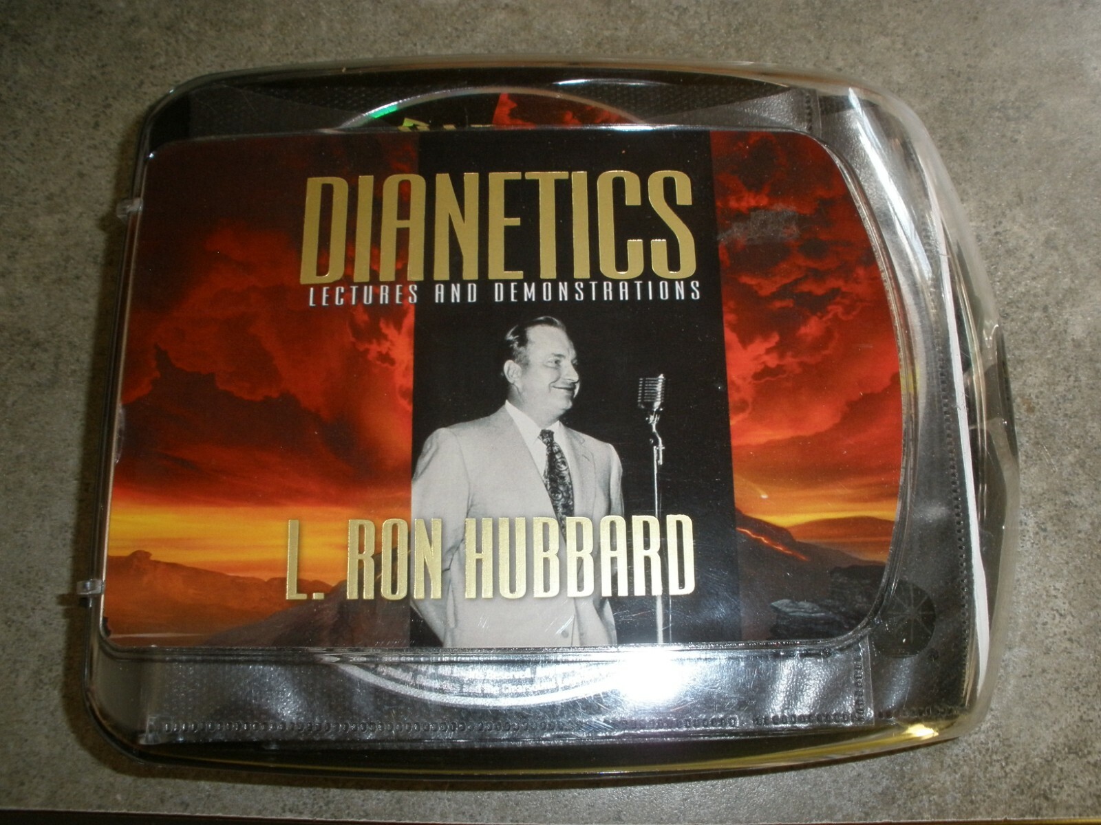 Dianetics Lectures and Demonstrations L Ron Hubbard CD & Book Set