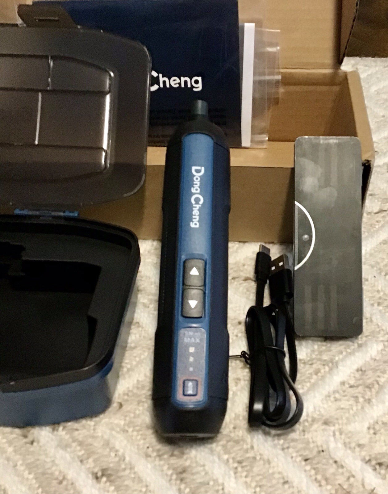 NIB Dong Chen 4V Cordless Electric Screwdriver Kit