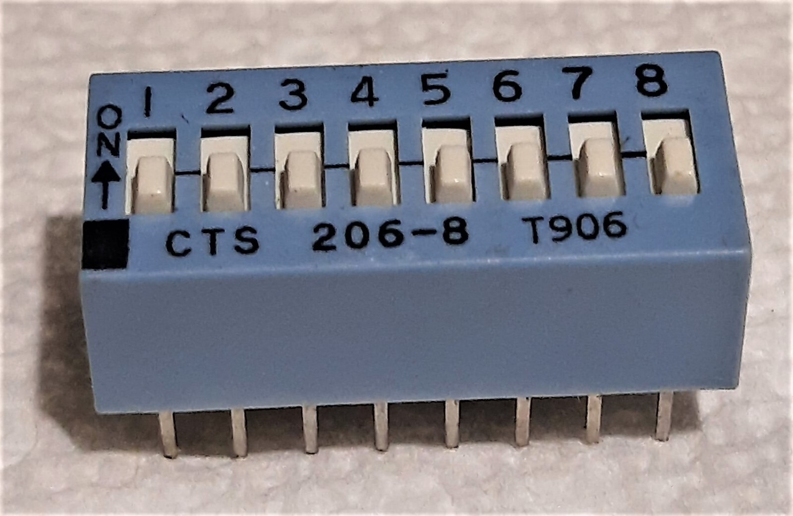 Quantity 2 CTS 206-8 8-Position DIP Switch