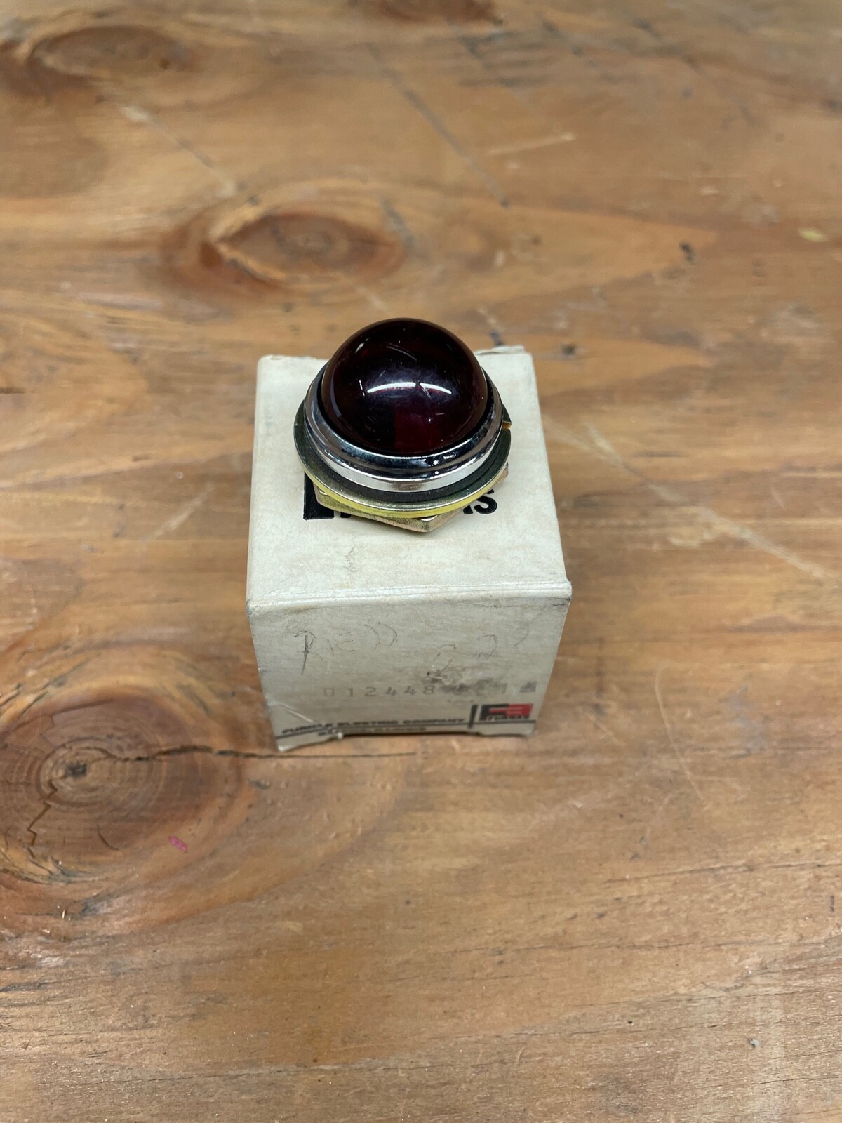D12448 Furnas Red Lens NIB
