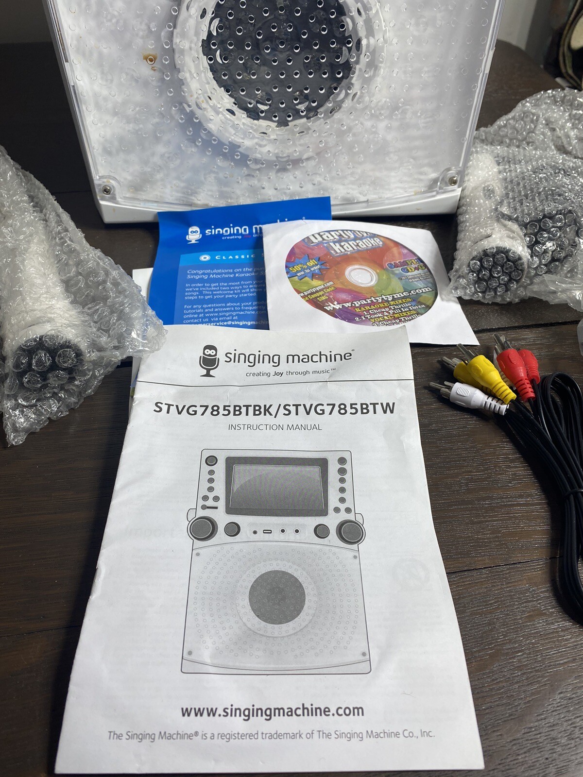 Singing Machine Classic Series STVG785BTW White Bluetooth Karaoke System Tested!