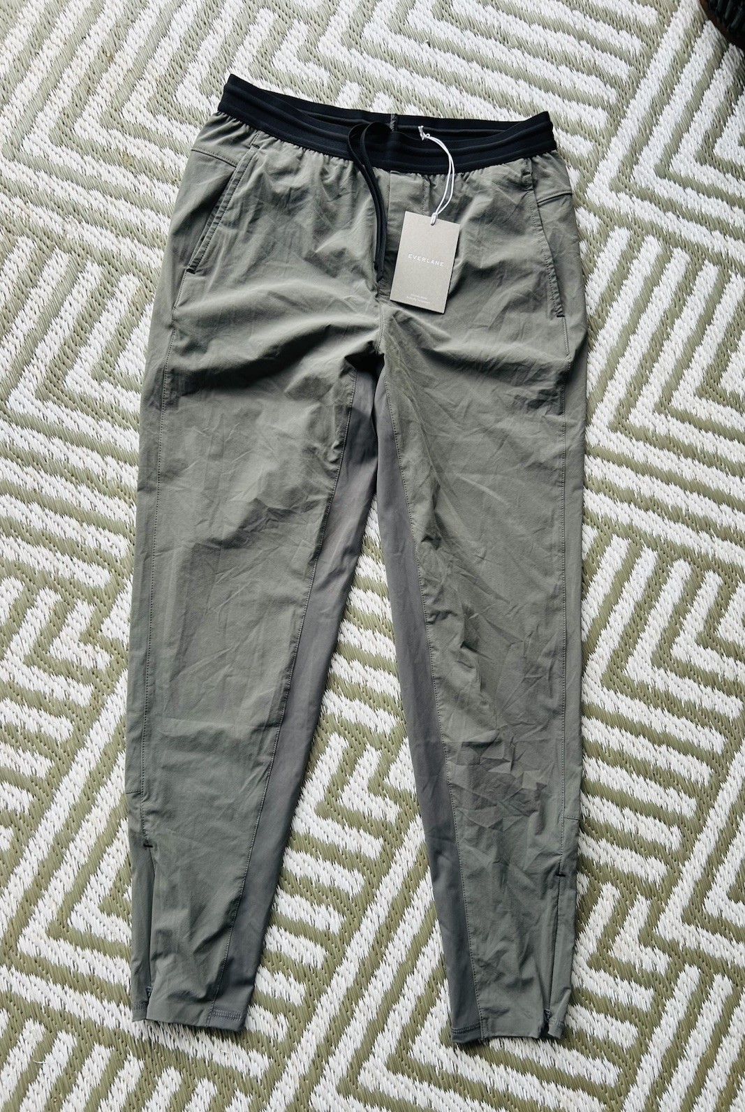 Men’s Everlane's "The Everyone Anti-Sweatpant" Sage Green Size E3 (small)