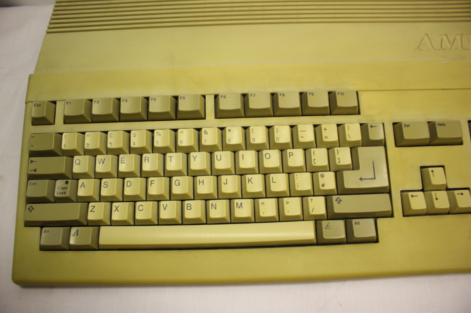 COMMODORE AMIGA A500 VINTAGE PERSONAL COMPUTER NO POWER SUPPLY