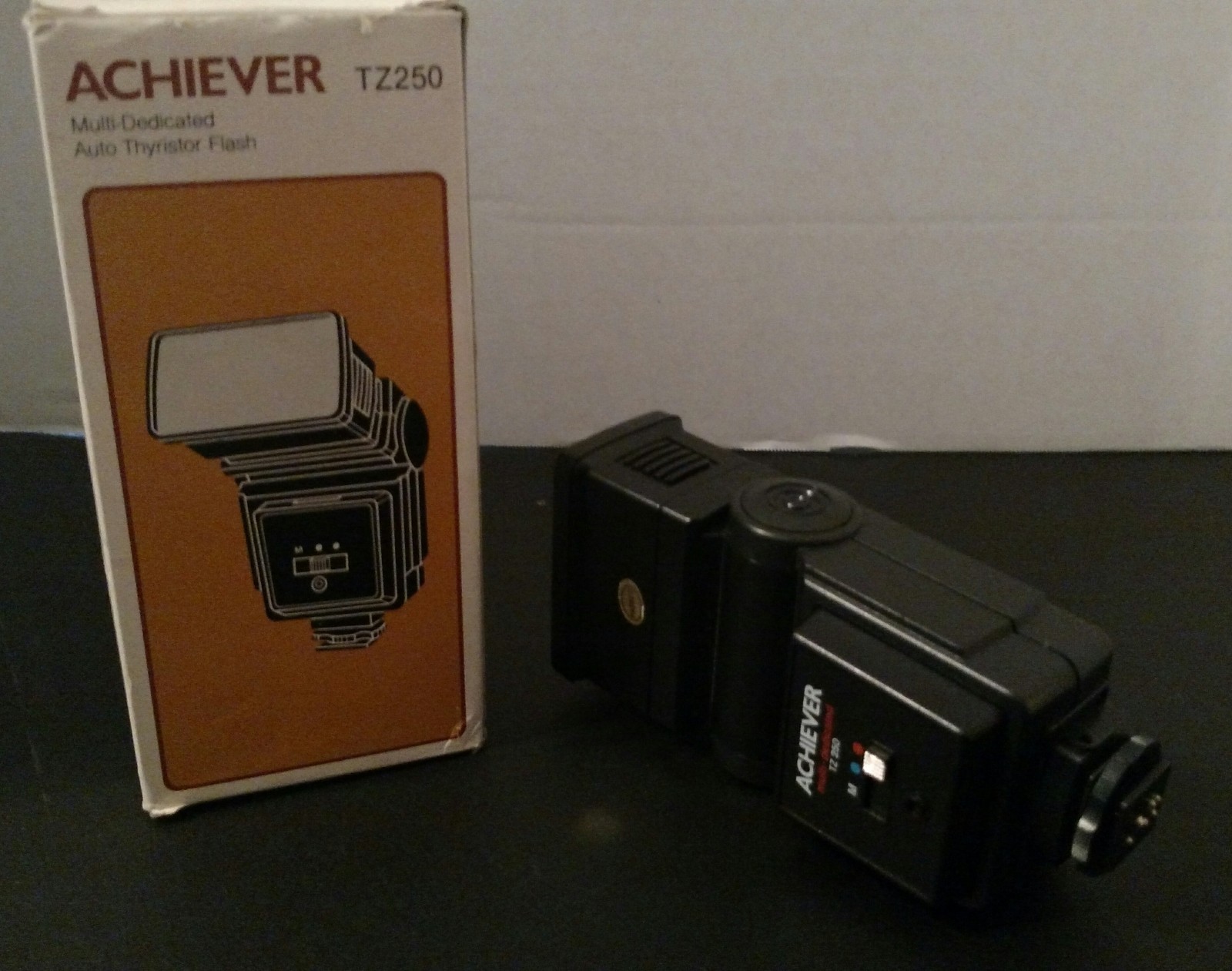 Achiever TZ 250 Multi-Dedicated Hot-Shoe Camera Flash Use On Vintage SLR Cameras
