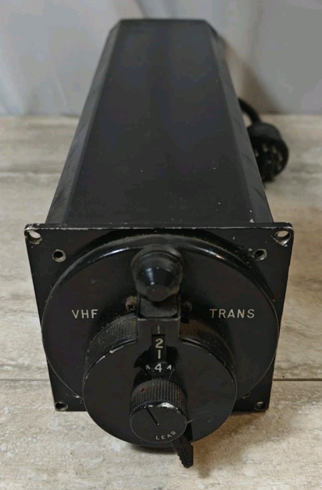 Vintage Lear VHF Tube Receiver Radio 5640A Aircraft Avionics