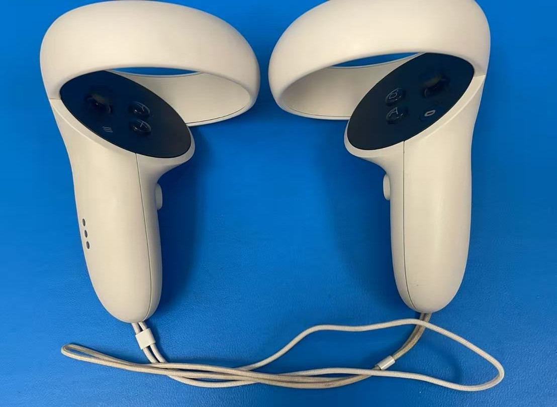 META Oculus Quest 2 Left + Right Controllers *USED*